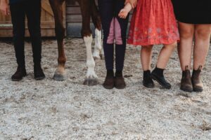 lábak lovak gyerekek